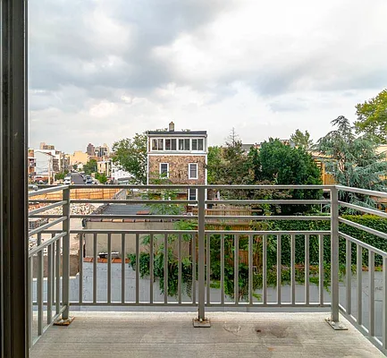 Rented by Astoria Realty | media 5