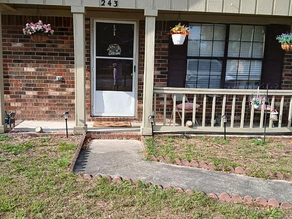 2nd image of 243 Garden Cir