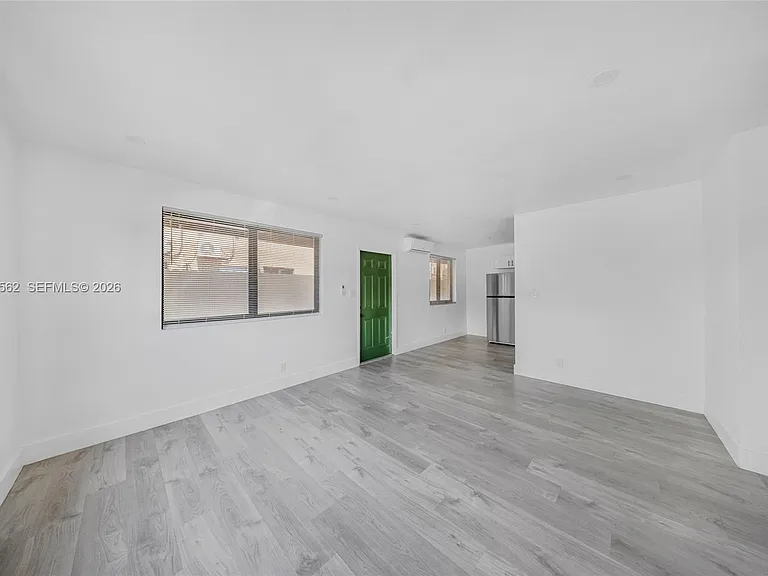 920 NW 8th Ave #3 — Photo 16