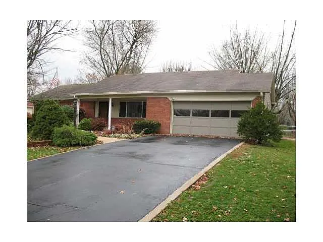 650 N Chapel Hill Rd photo 1