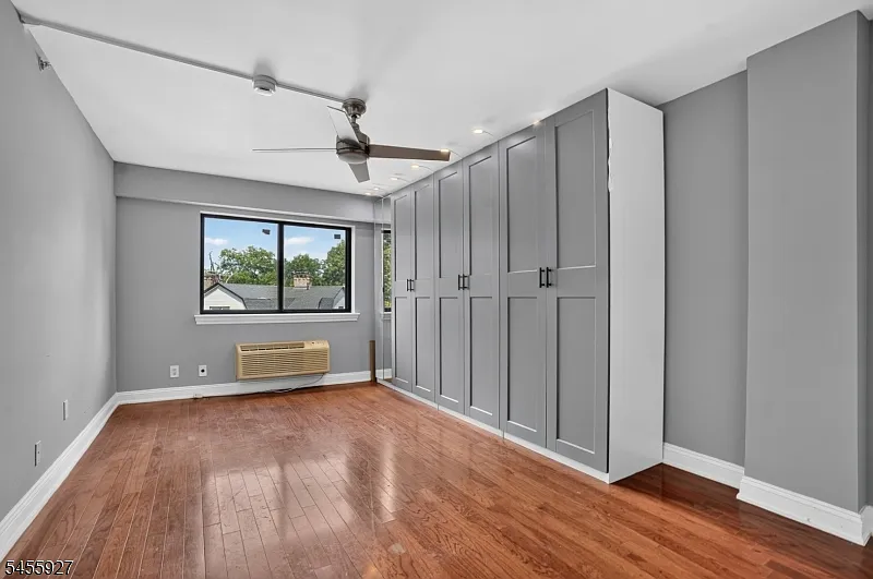 Studio, 1.0 bath, $1,650 — Photo 4