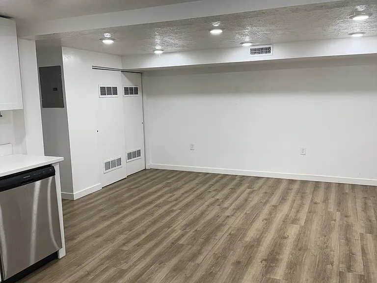 532 W Fern Dr #1 — Photo 3