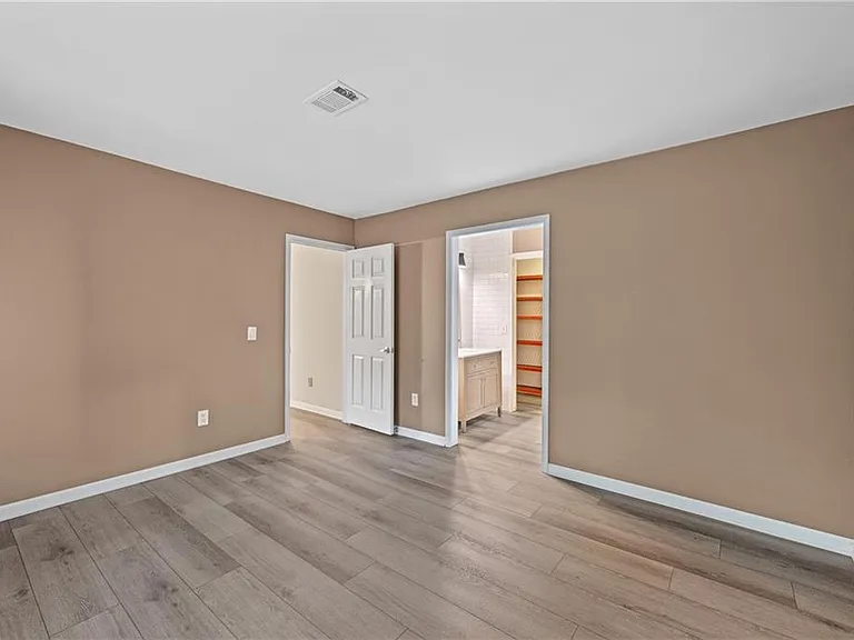 601 Abingdon Way — Photo 23