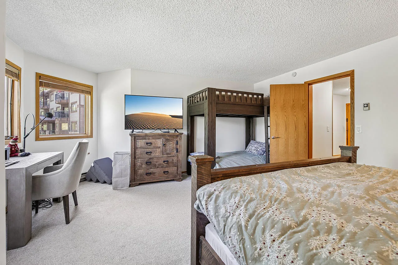 1 bed, 939 sqft, $3,800 — Photo 4
