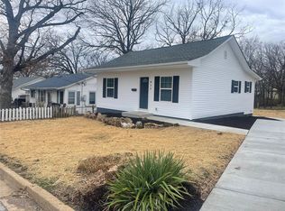 915 Shady St, Saint Clair, MO 63077