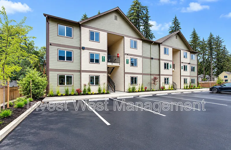 404 NE 117th Ave #101