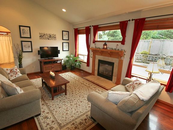 4th image of 1401 Aurora Ct