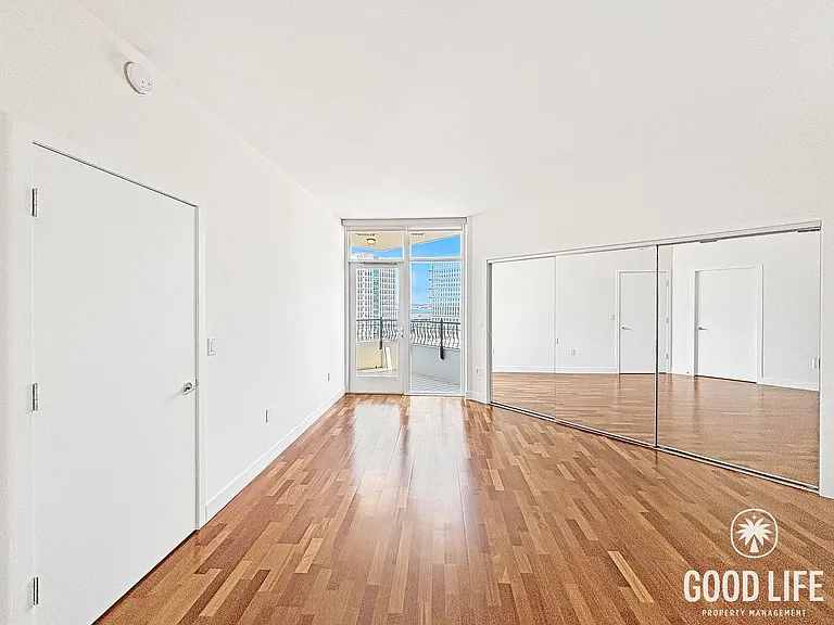 700 W Harbor Dr W #1306 — Photo 15
