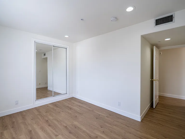 1758 N Alexandria Ave #1758.5 — Photo 36