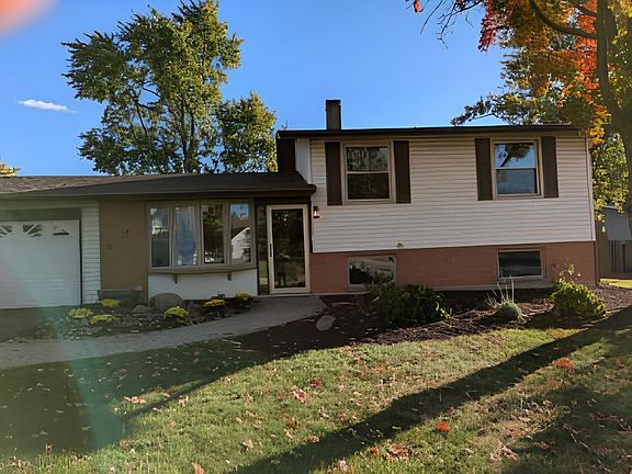 2nd image of 9407 Elm Ave