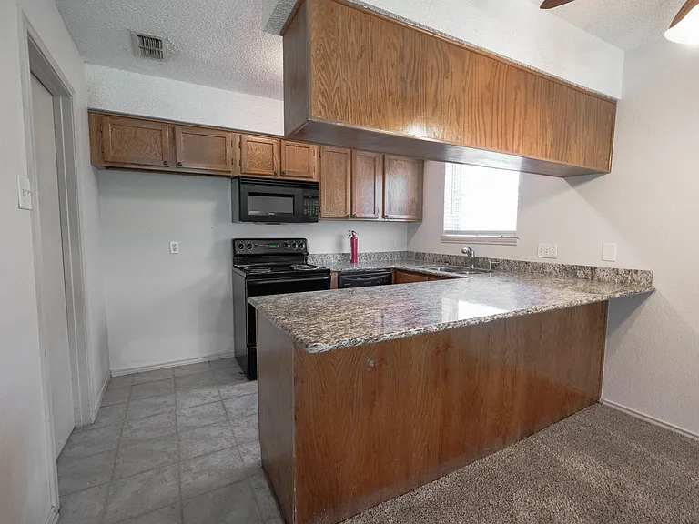 1911 Sutter St #1911 — Photo 6