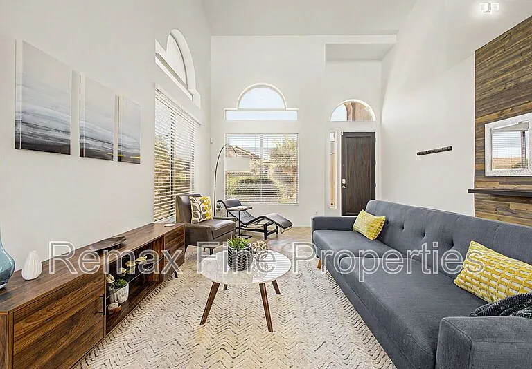 3563 N Tuscany — Photo 7