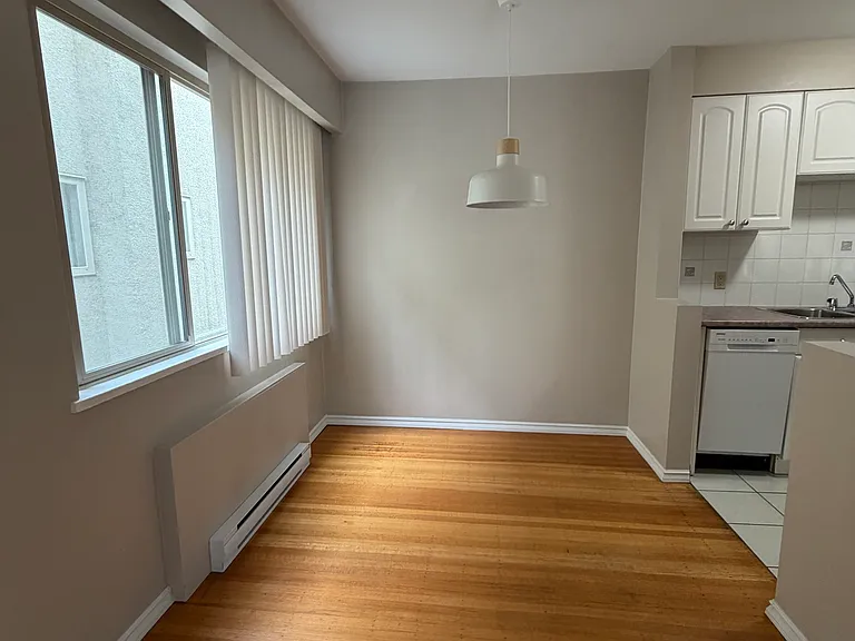 1330 W 14th Ave #7 — Photo 9