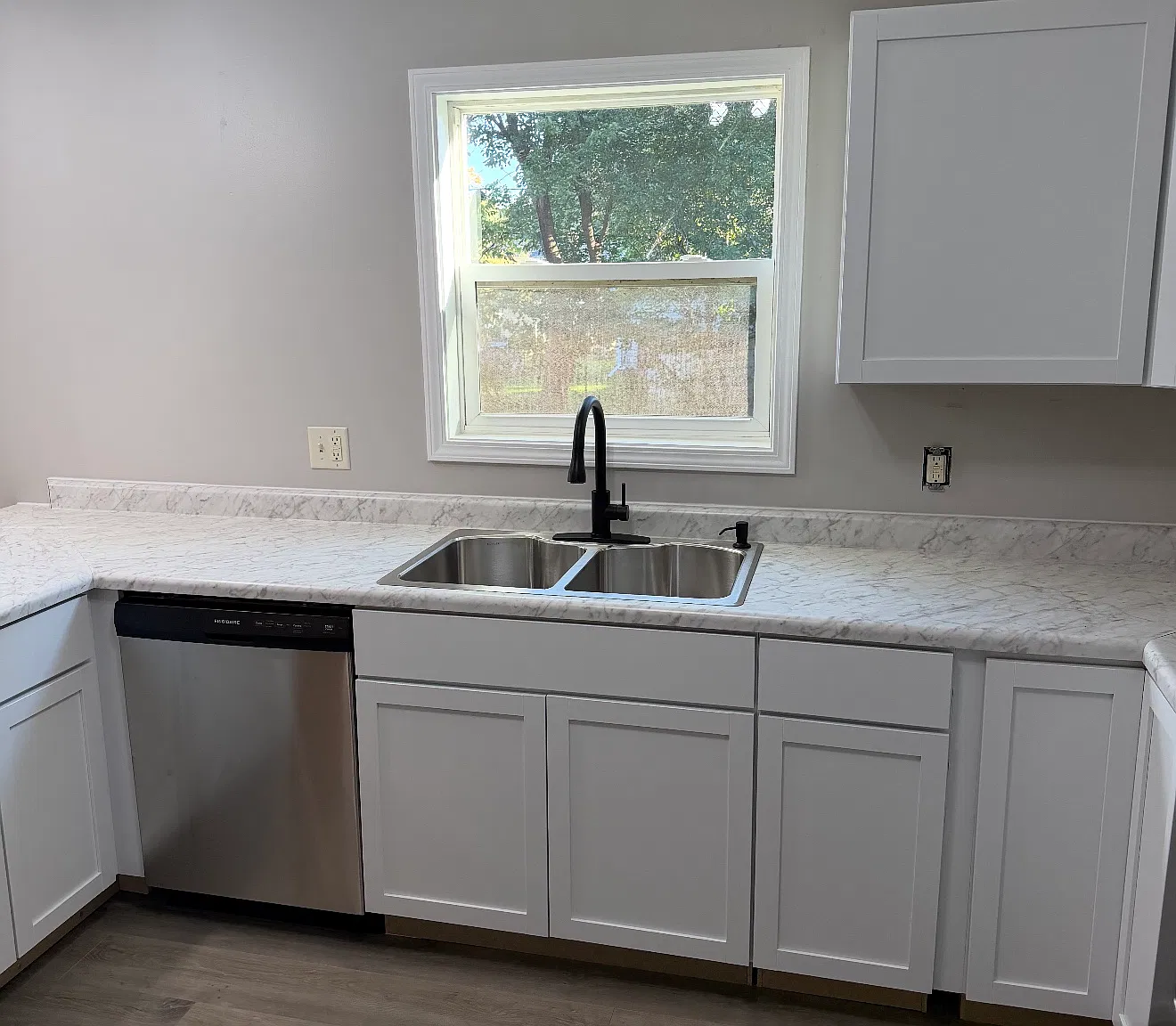 3 bed, 1.5 bath, 1100 sqft, $1,995 — Photo 4