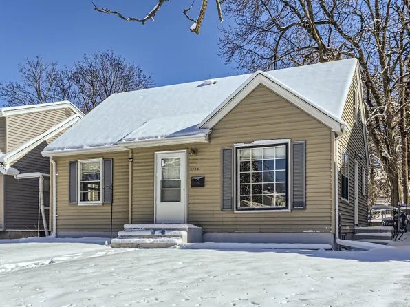 2724 Abbott Ave N, Robbinsdale, MN 55422
