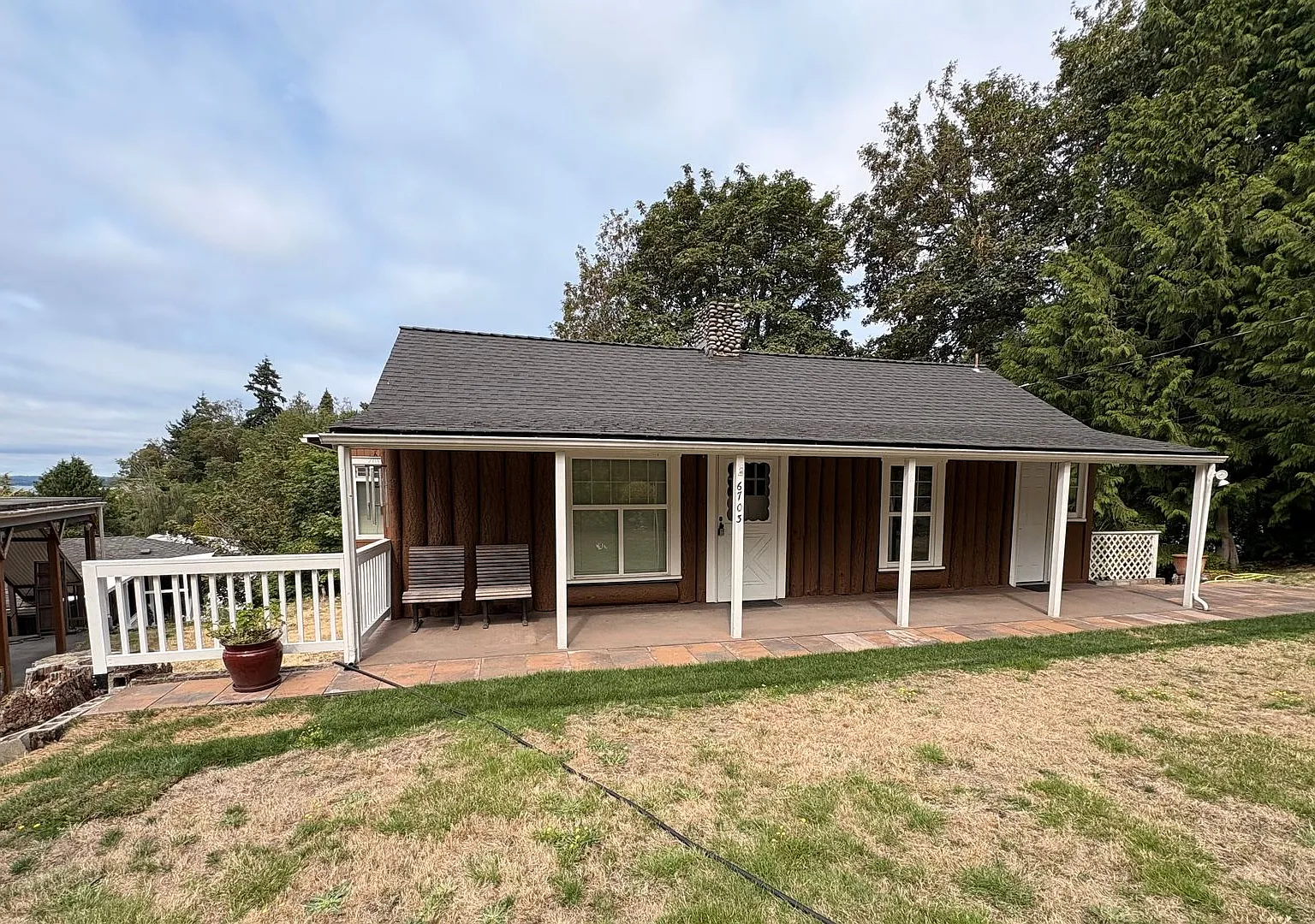Charming Three Bed West Seattle Vintage Home Near Lincoln Park and Puget Sound! — Photo 4