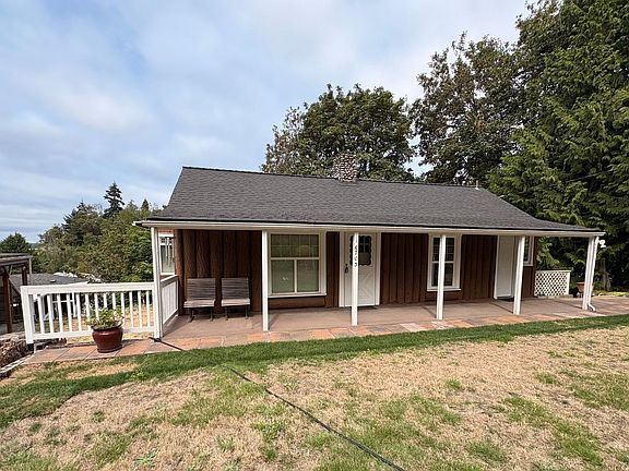 4th image of 6703 47th Pl SW