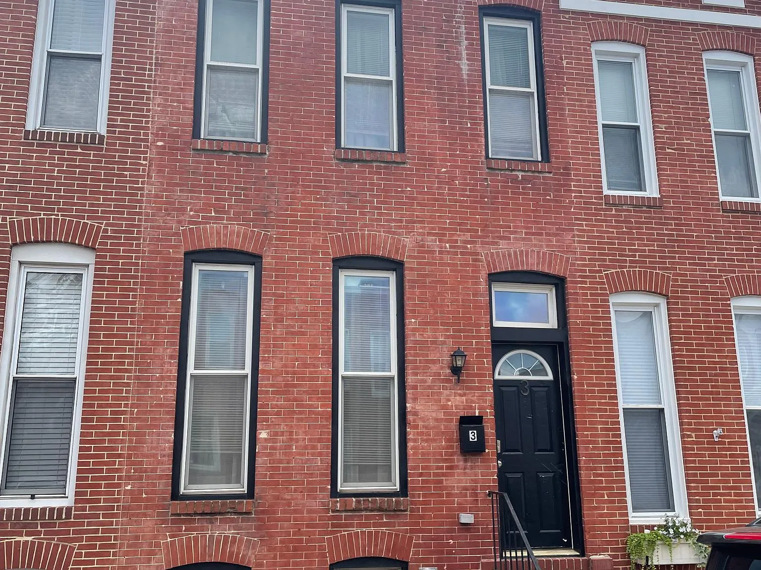 3 W Heath St — Photo 1