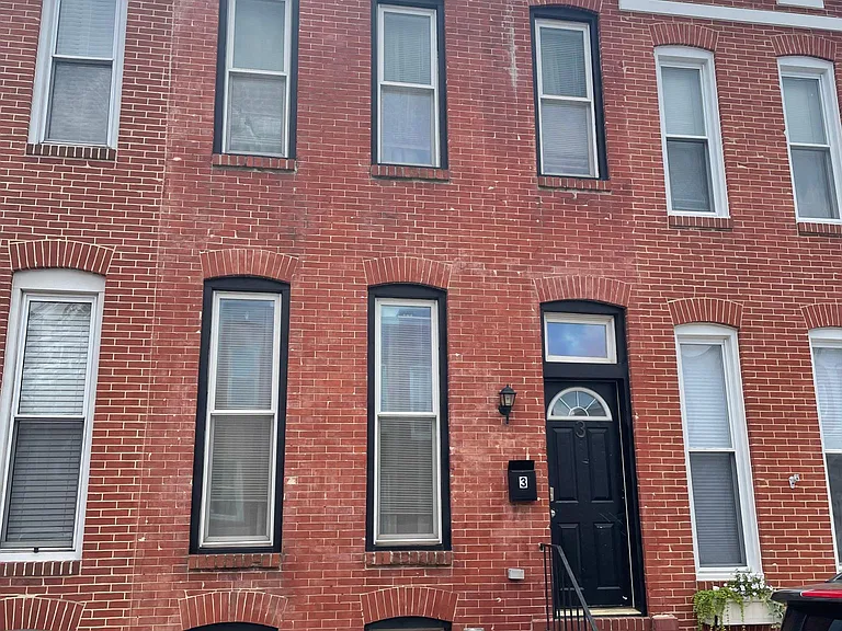 3 W Heath St — Photo 1