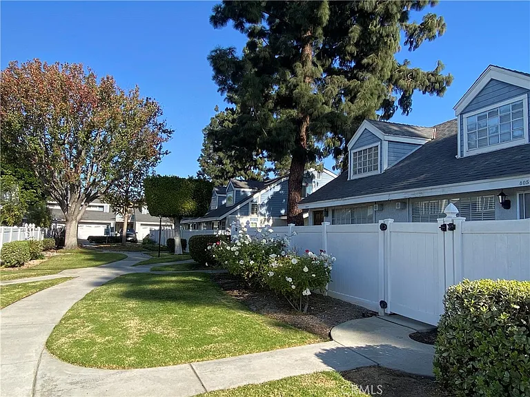 805 W Grondahl St — Photo 14