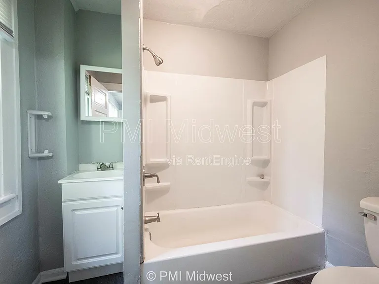 1118 King Ave — Photo 8