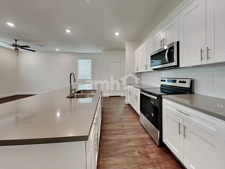 291 Austin Bellerose Pl — Photo 3