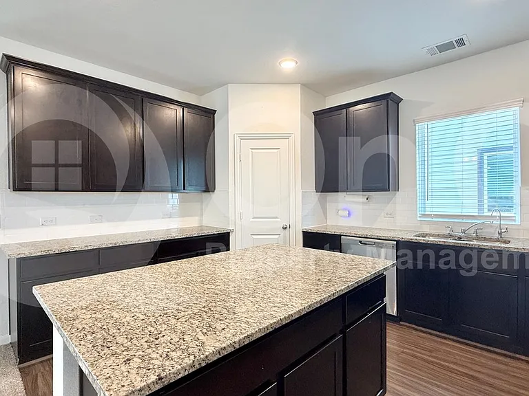 156 Zion Dr — Photo 8