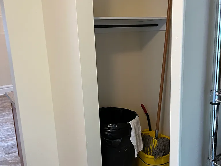 149 N Guilford Ave — Photo 17