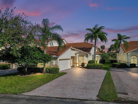 3rd image of 584 W Palm Aire Drive