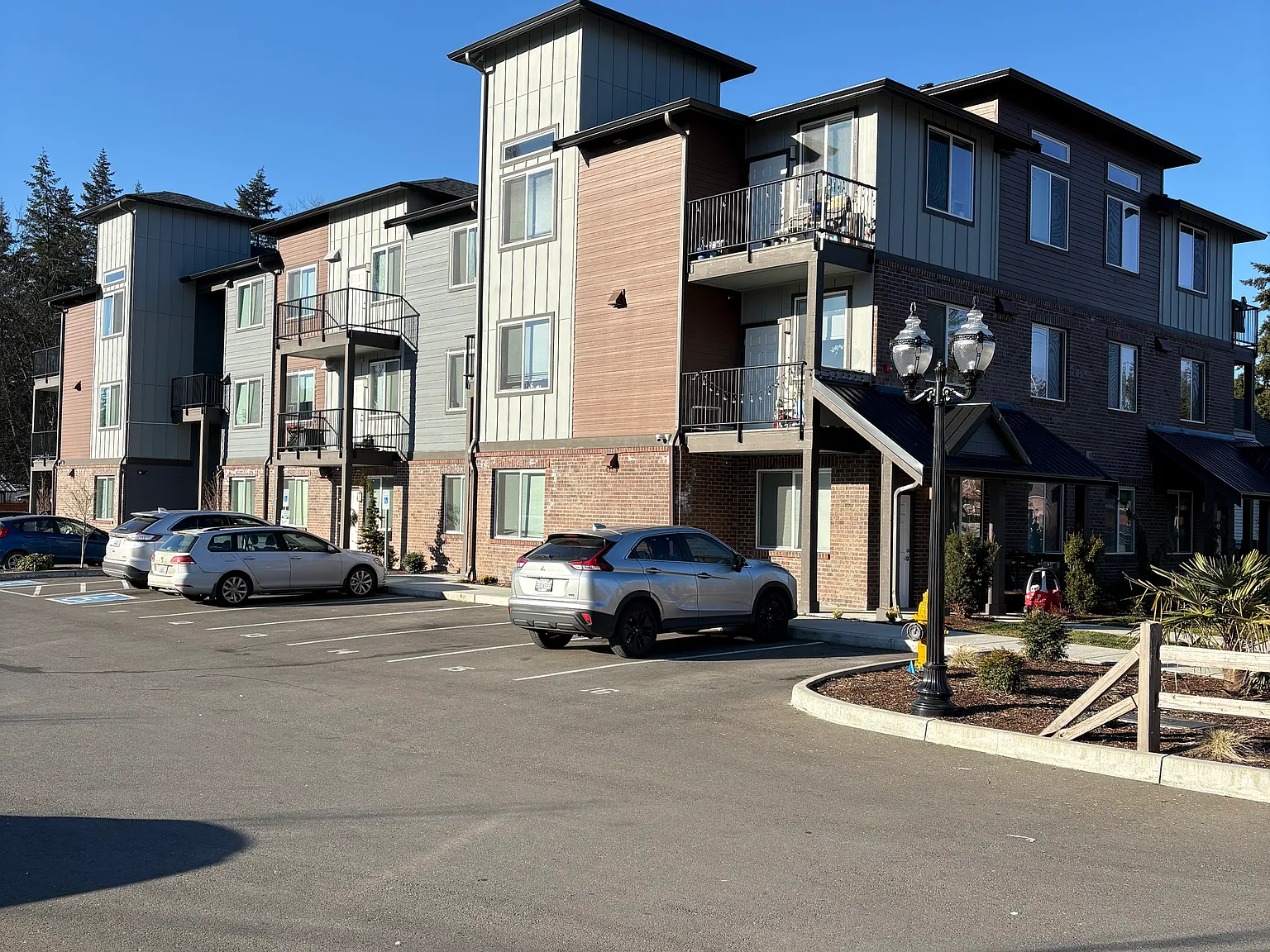 1 bed, 646 sqft, $1,595 — Photo 1