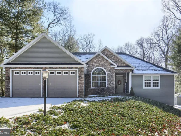 68 W Mountain Top Dr, Orrtanna, PA 17353