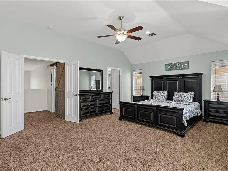 8503 Delavan Ave — Photo 32