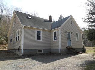 15 Woronoco Rd, Blandford, MA 01008