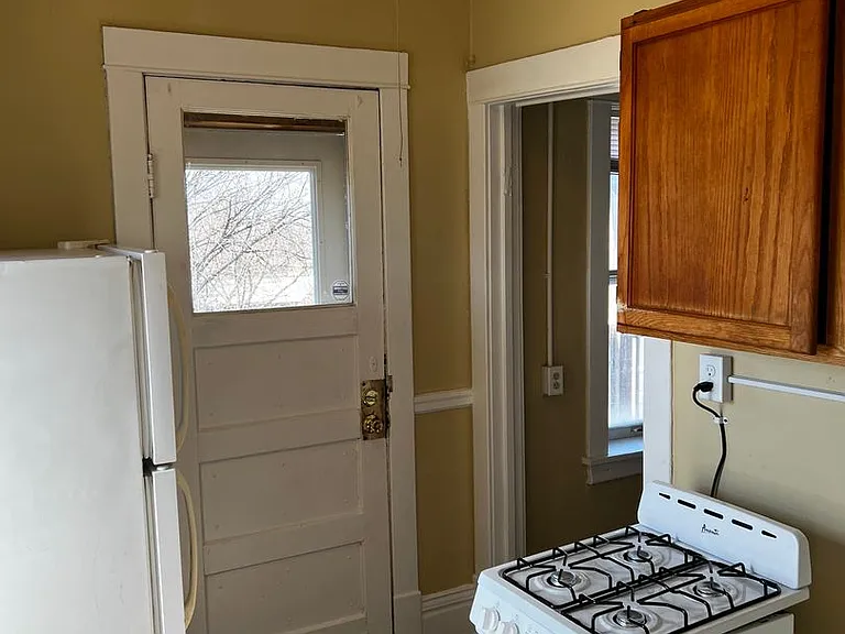 467 Herschel St. — Photo 22