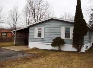 108 Elmhurst Dr, Lockport, NY 14094