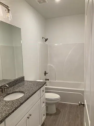 3 bed, 2.0 bath, 1595 sqft, $1,895 — Photo 4