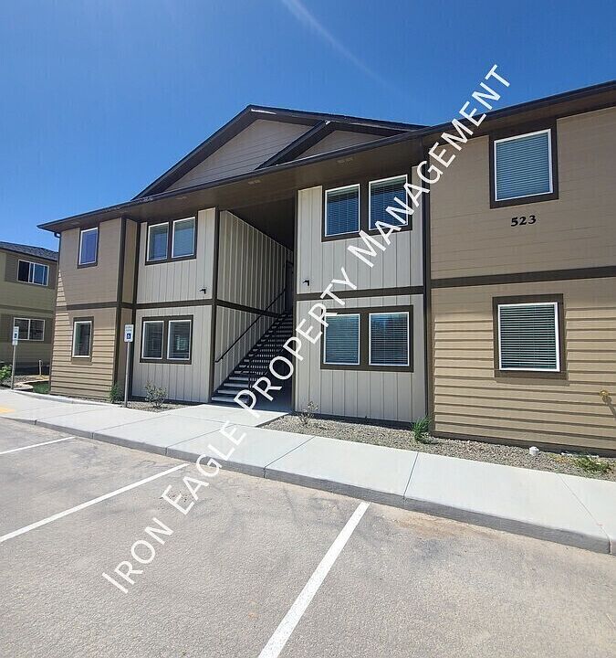 1st image of 515 Borah Ave W #2