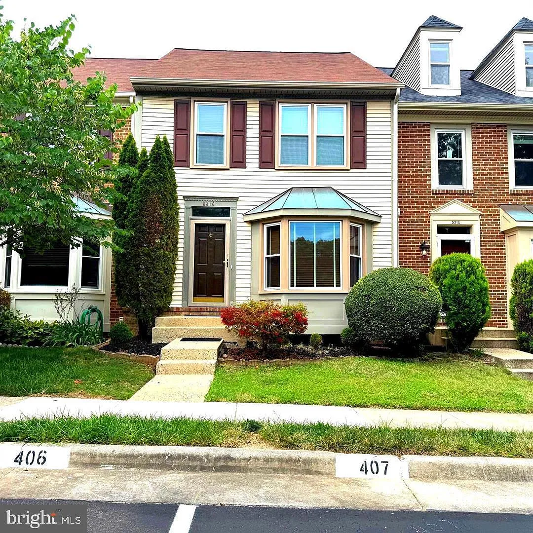 3 bed, 3.5 bath, 1456 sqft, $3,300 — Photo 1
