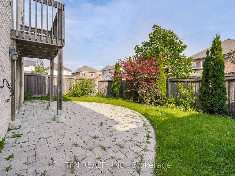 1648 Pennel Dr #UPPER — Photo 37