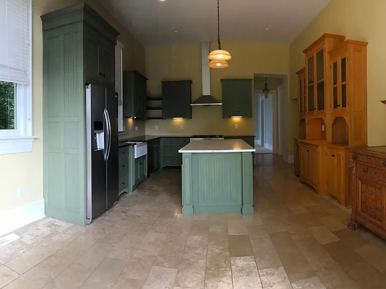 841 Main St #A — Photo 2