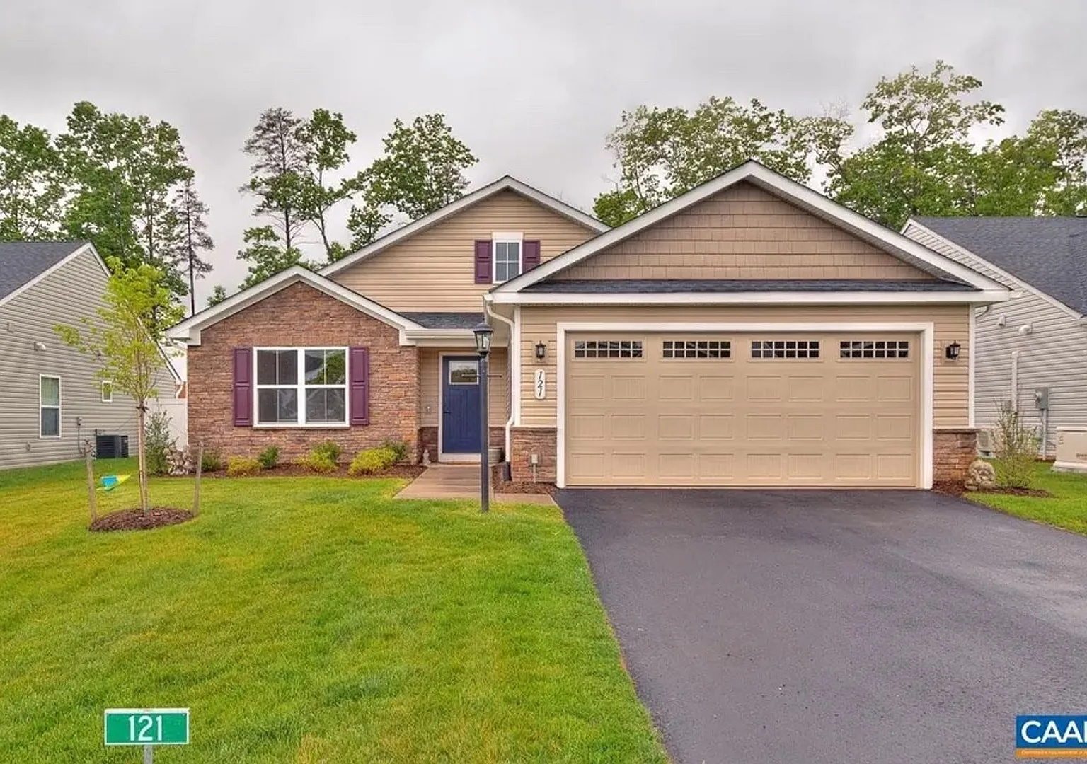 3BR + Office and 2 Bath home in Village Oaks — Photo 1