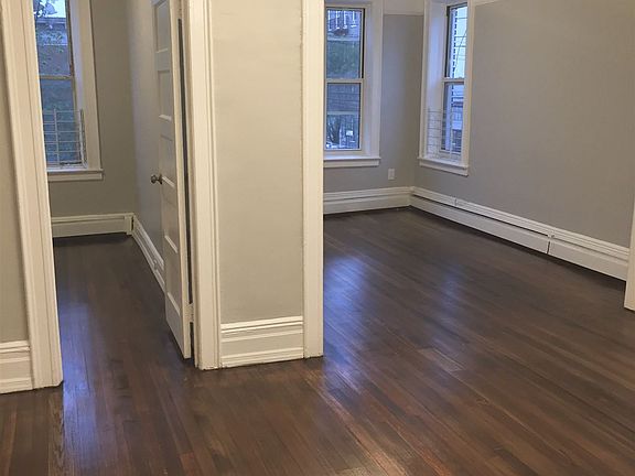 AD4AEB51-F932-4180-BE71-D366F1E3A0CC