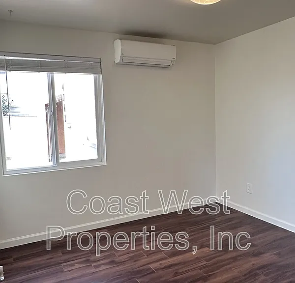 4062 Conrad Ave — Photo 11