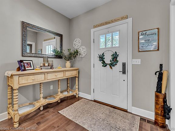3rd image of 3281 Cumberland Rd