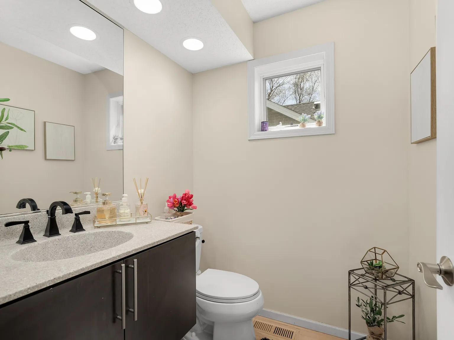 4 bed, 2939 sqft, $3,400 — Photo 4