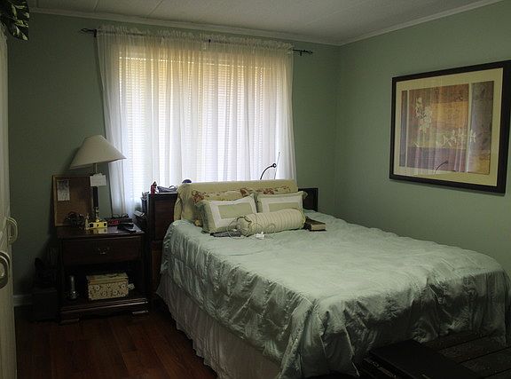 5th image of 1110 Westover Ln Unit 1D