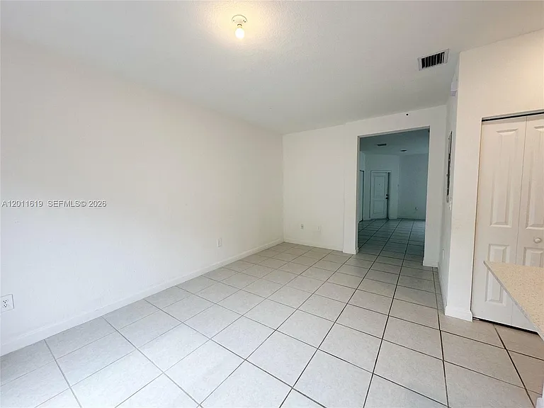1684 SE 26th Ter #1684 — Photo 8