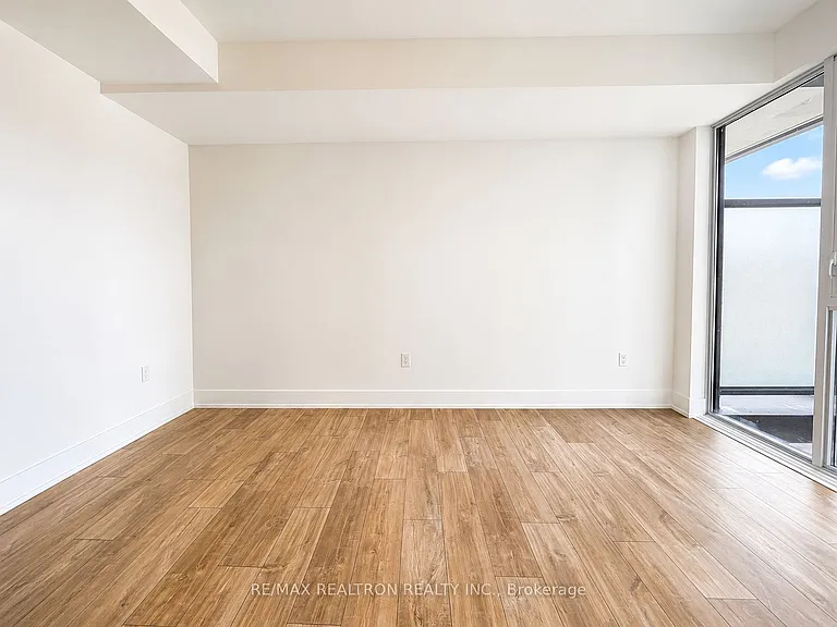 858 Dupont St #701 — Photo 6