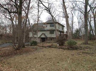 10310 Ray Dr, Roscoe, IL