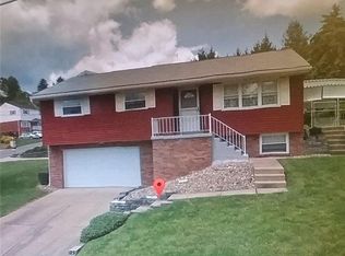 1001 Kentucky Blue Dr, West Mifflin, PA 15122